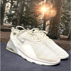 Nike Air Max Motion 2 - Wolf Grey